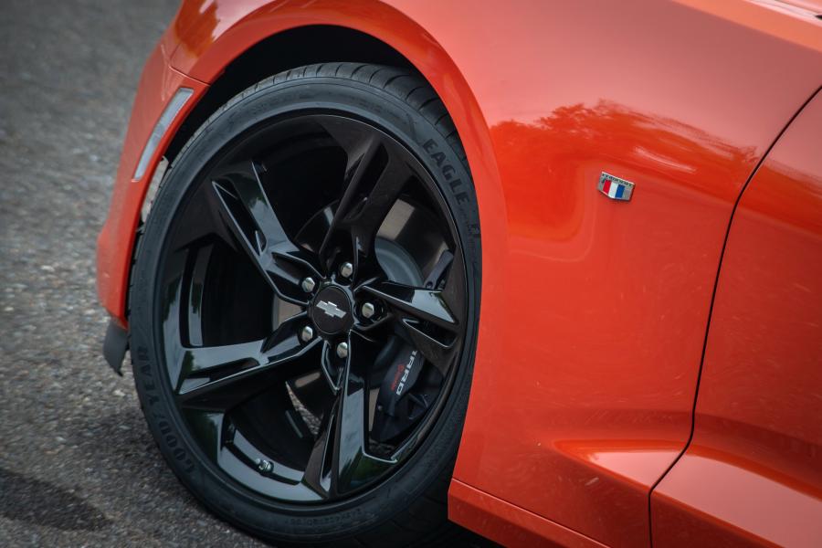 Детали экстерьера Chevrolet Camaro SS Convertible 2018 года  (LA) (фото 6 из 9)